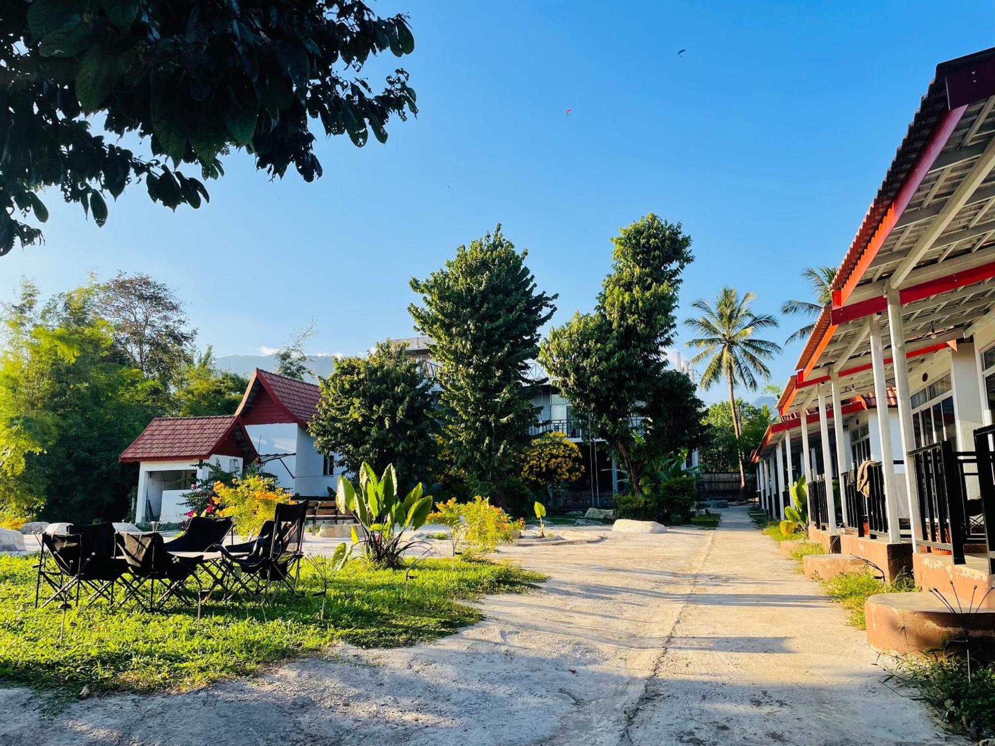 Jungle Paradise Vangvieng - Bungalows Vang Vieng Buitenkant foto